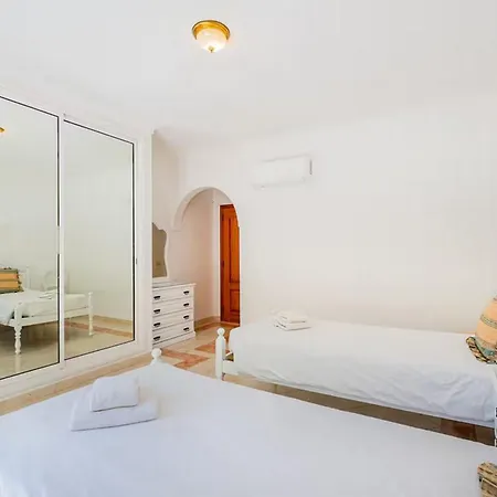 5Bdr Villa Sea Views And Private Pool 펜션 *